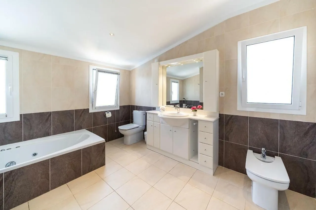 Villa Josefina L'Escala 0*,